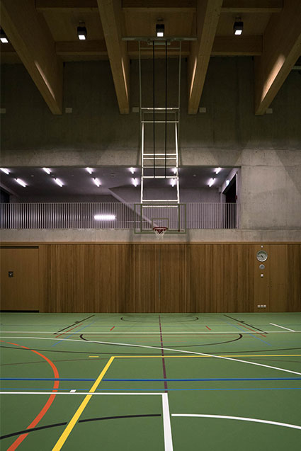 Industrie-Hallenstrahler BEAM - Anwendung in Sporthallen Industrie-Hallenstrahler BEAM - Anwendung in Sporthallen